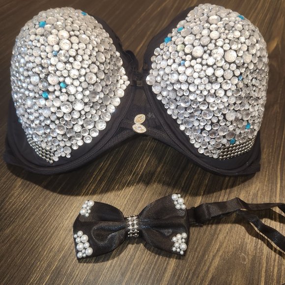 Bedazzled Blingy Bra and Bow Tie 40H Custom Made 🙌🏽 - Picture 3 of 5